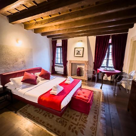 Truly Verona - Delle Erbe Suites Zewnętrze zdjęcie