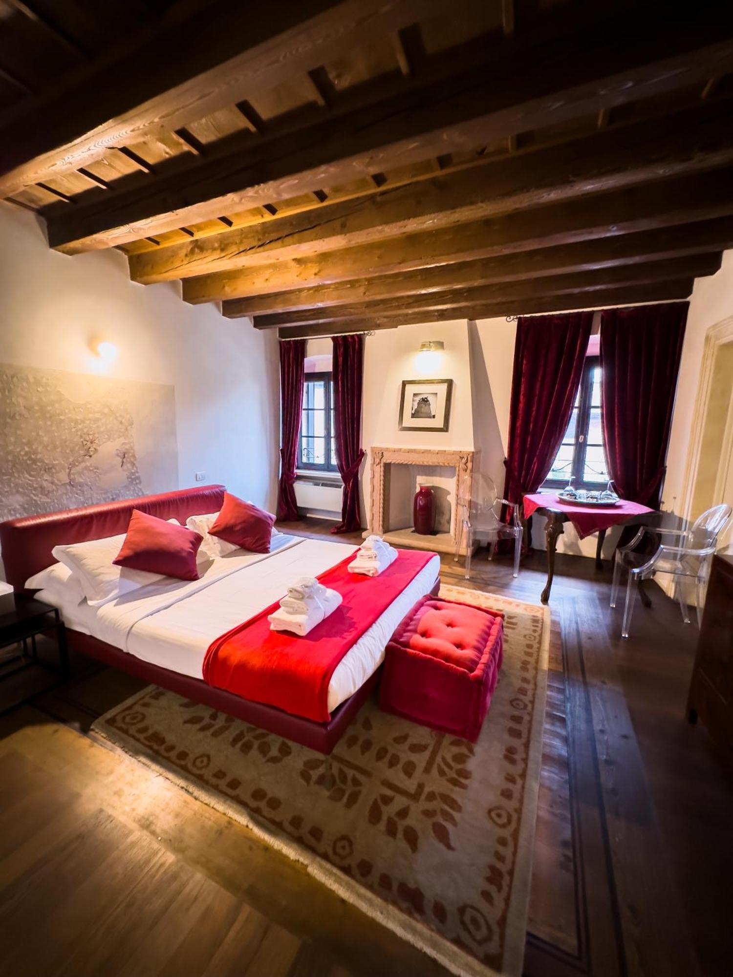 Truly Verona - Delle Erbe Suites Zewnętrze zdjęcie