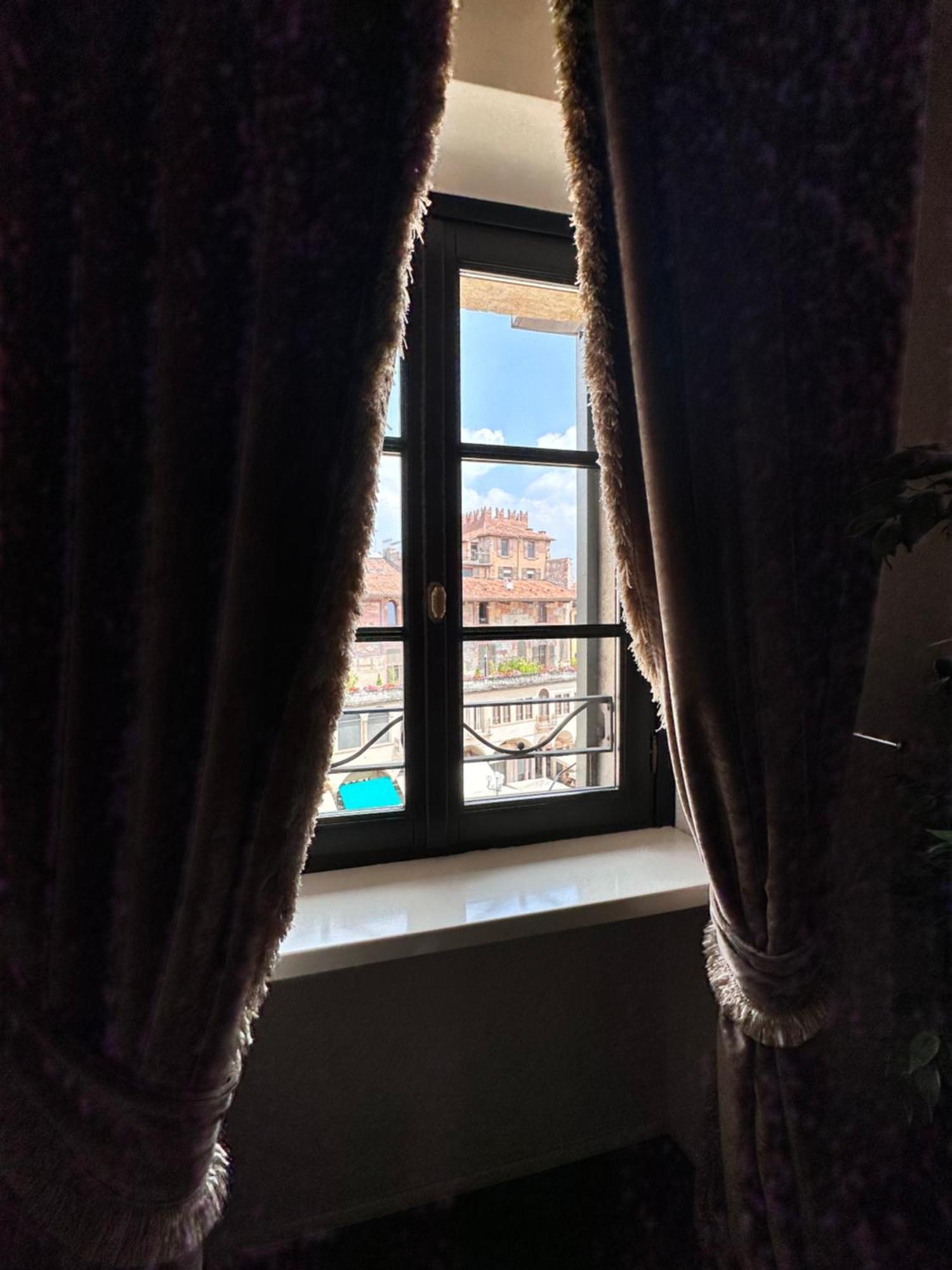 Truly Verona - Delle Erbe Suites Zewnętrze zdjęcie