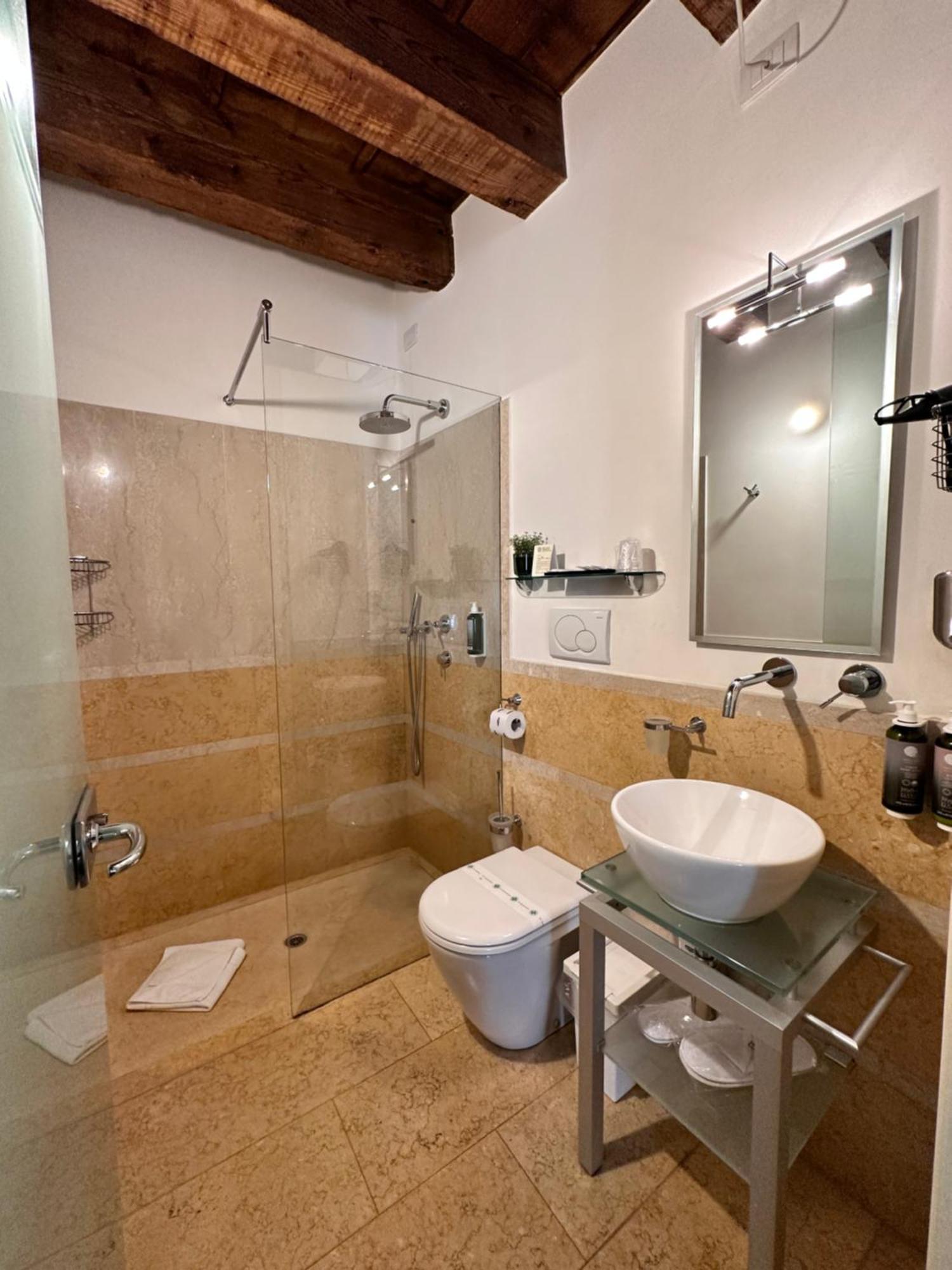 Truly Verona - Delle Erbe Suites Zewnętrze zdjęcie