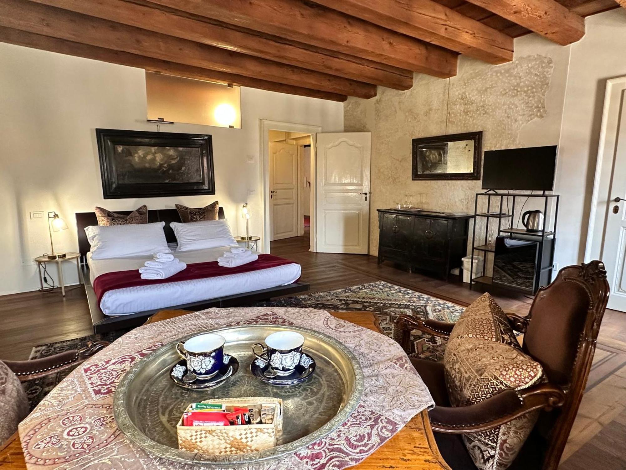 Truly Verona - Delle Erbe Suites Zewnętrze zdjęcie